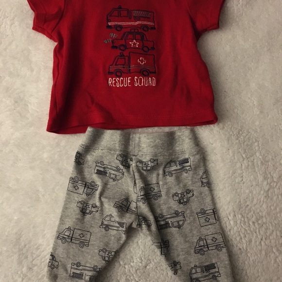 Two newborn 2 piece outfits - Picture 2 of 3